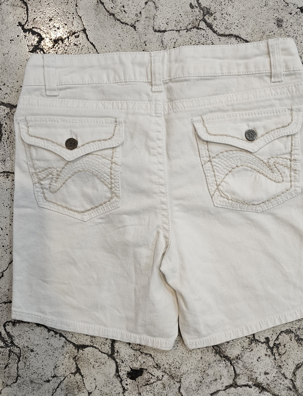 Vanilla Star White Jeans Size 8 - Star Button Detail
